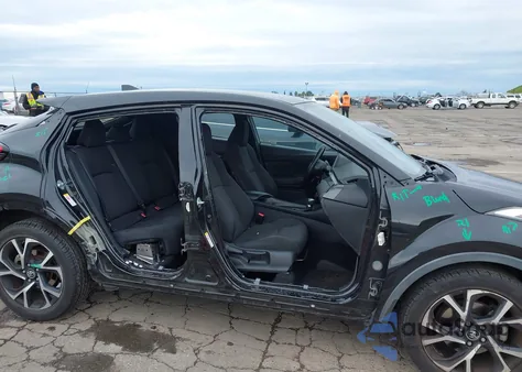 2018 Toyota C-Hr Xle Premium z USA, uszkodzony, nr VIN NMTKHMBX2JR013333